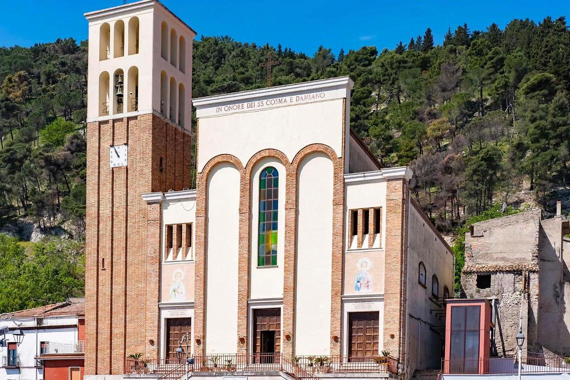 L’addio al quindicenne suicida