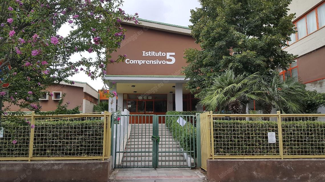 Scuola di via Tasso, prima riunione operativa per risolvere l’emergenza 