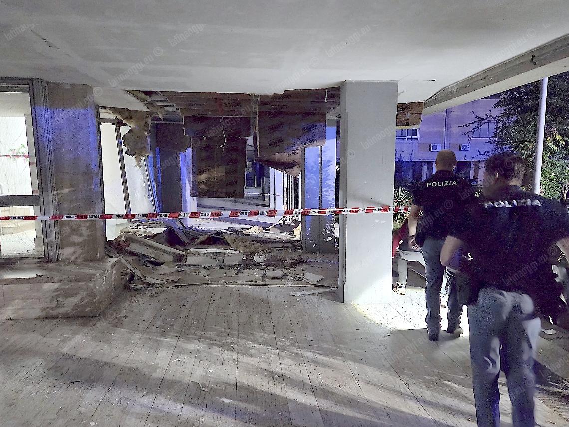 L'attentato di viale Nervi nella stessa scala del sequestro di un chilo e mezzo di hascisc