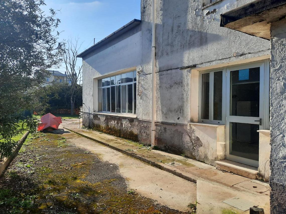 Scuole tra incuria e disagi, la protesta dei genitori a Le Ferriere e Borgo Montello