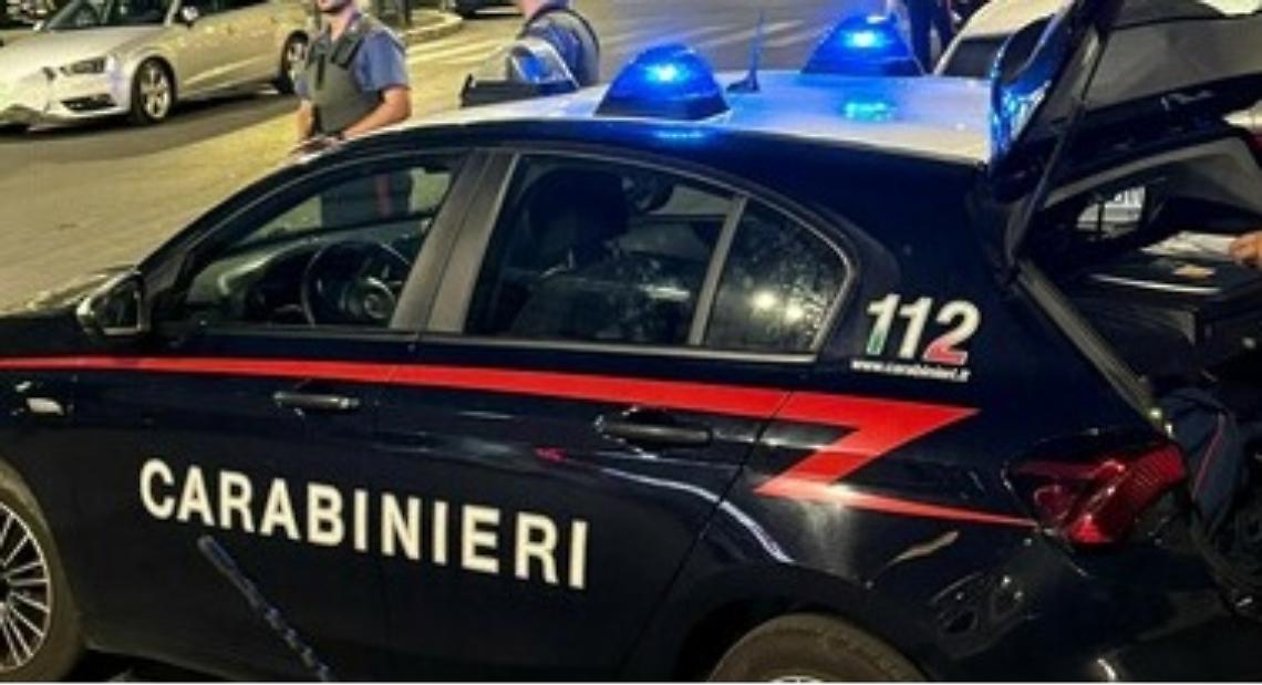 Minaccia il titolare di un locale con una mazza da golf, nei guai un 39enne