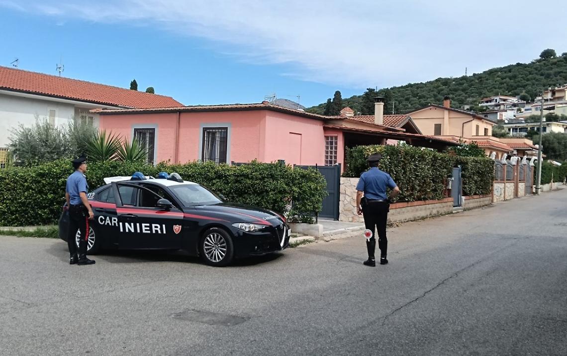 Ladro colpisce al volto il figlio della proprietaria e scappa in bici: arrestato a Terracina
