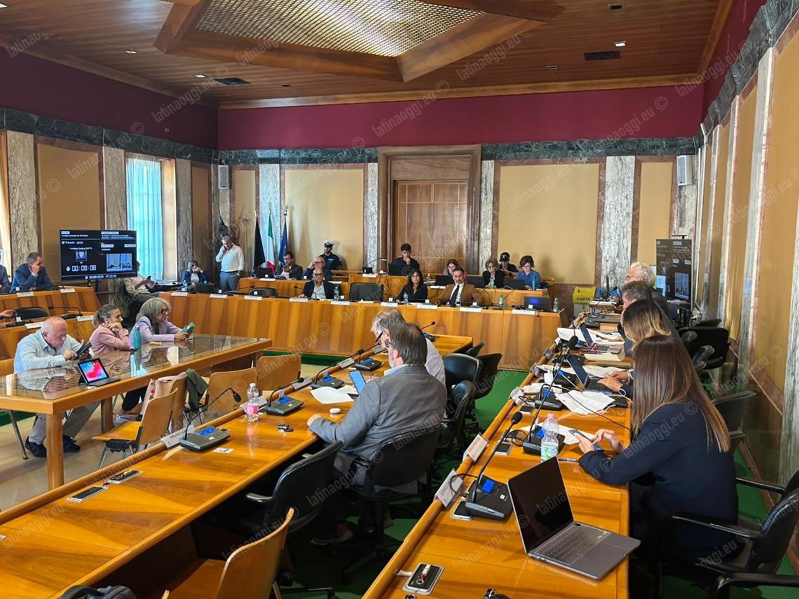 Caso Acqualatina, l’opposizione chiede chiarezza: “Tradito il mandato del Consiglio”