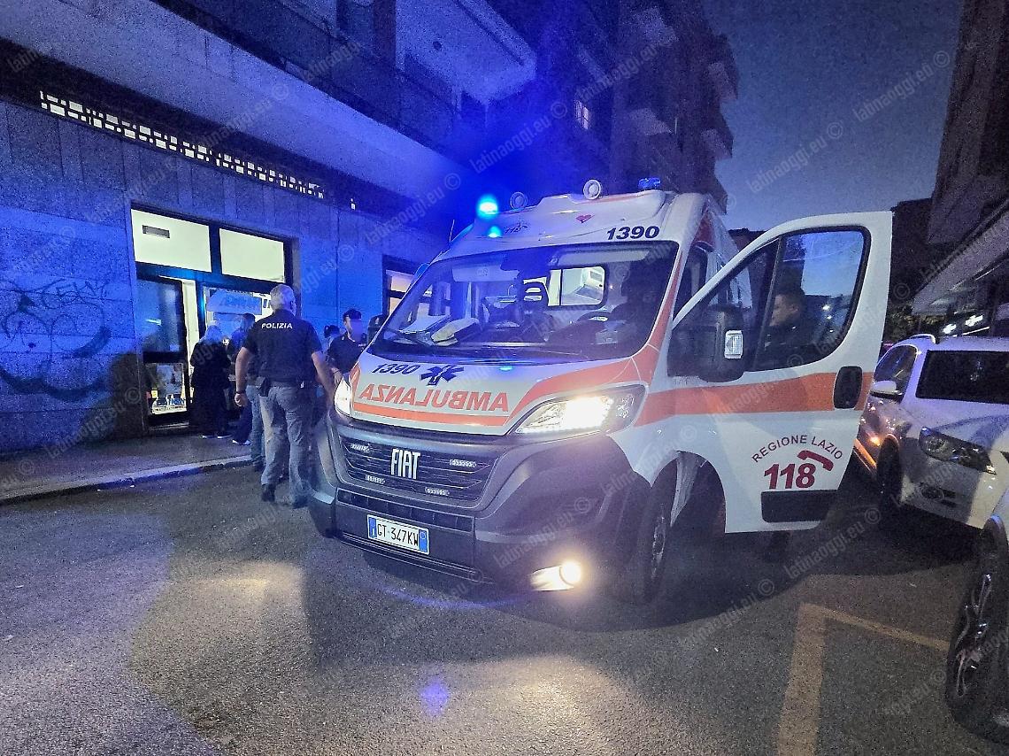 Stroncato da un malore, 73enne muore nel proprio negozio in centro