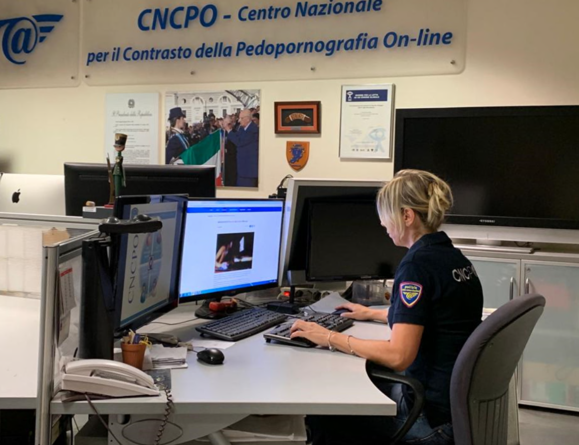 Immagini pedopornografiche sul PC, operaio arrestato