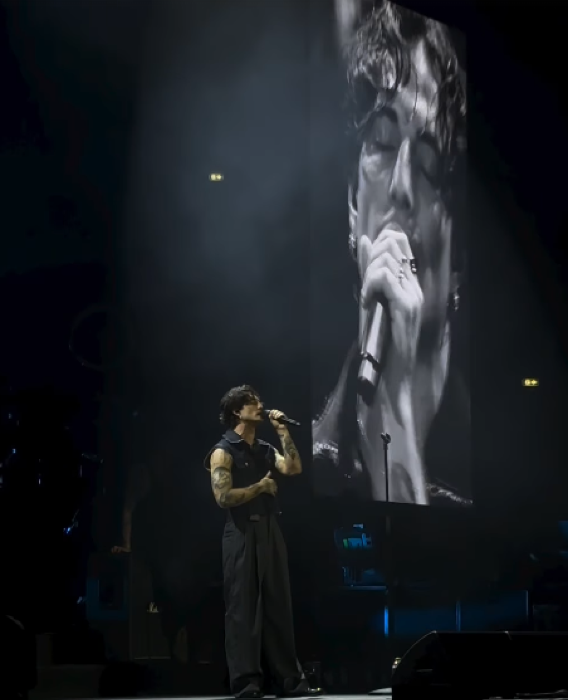 Damiano David ricorda Paolo Mendico dal palco di Roma: “Scusaci veramente tanto Paolo, questa è per te”