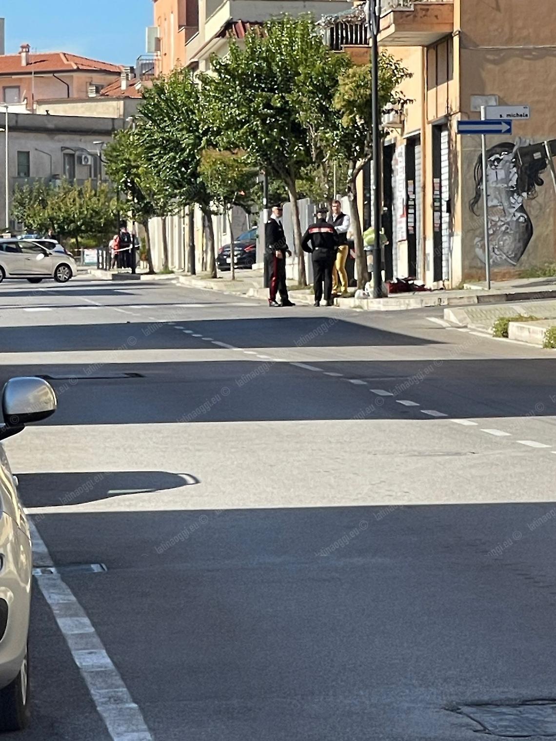 Allarme bomba in via Carroceto, gli artificieri fanno esplodere la valigia sospetta