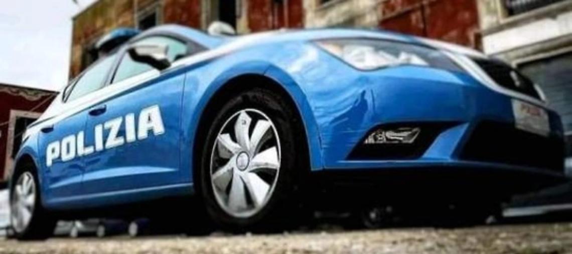 Fondi, tre denunce della Polizia: falsi documenti per il permesso di soggiorno e furto di biciclette