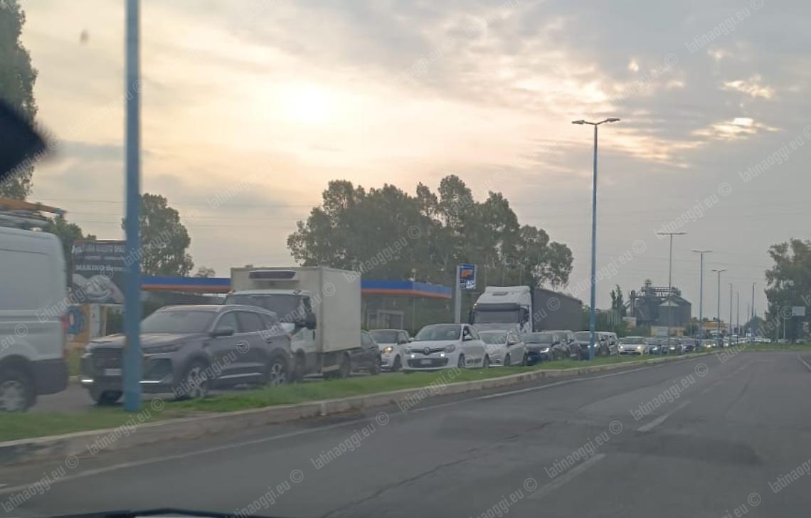 Caos a Borgo Piave, i lavori mandano il traffico in tilt