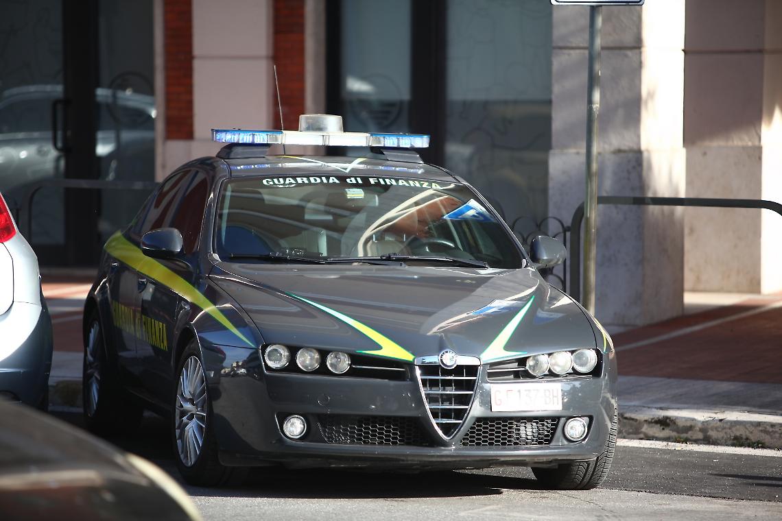 Frode da 4 milioni nel settore dei trasporti: imprenditore di Pomezia nei guai