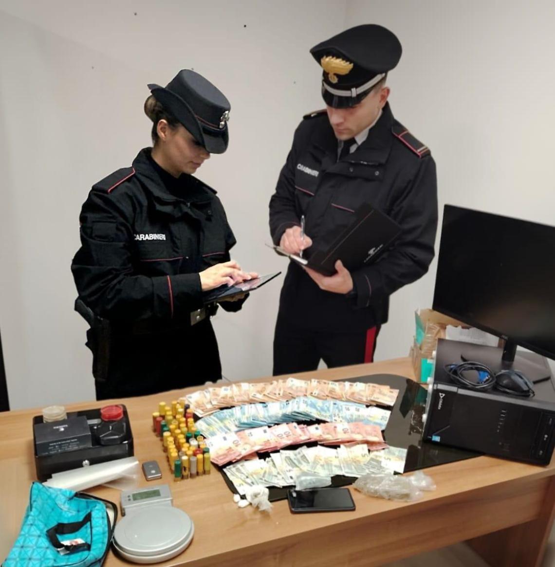 Fondi, controlli antidroga dei Carabinieri: arrestato un 32enne, denunciate altre due persone