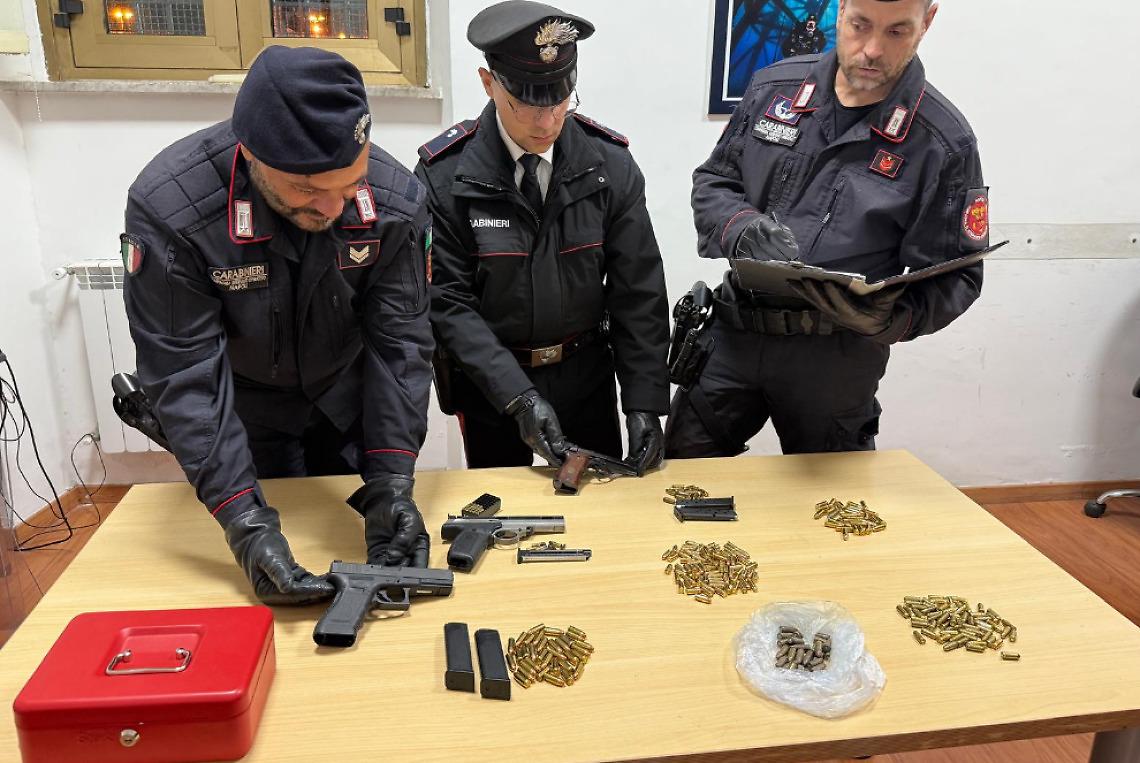 Dietro l'arsenale un'altra fazione pronta a schierarsi