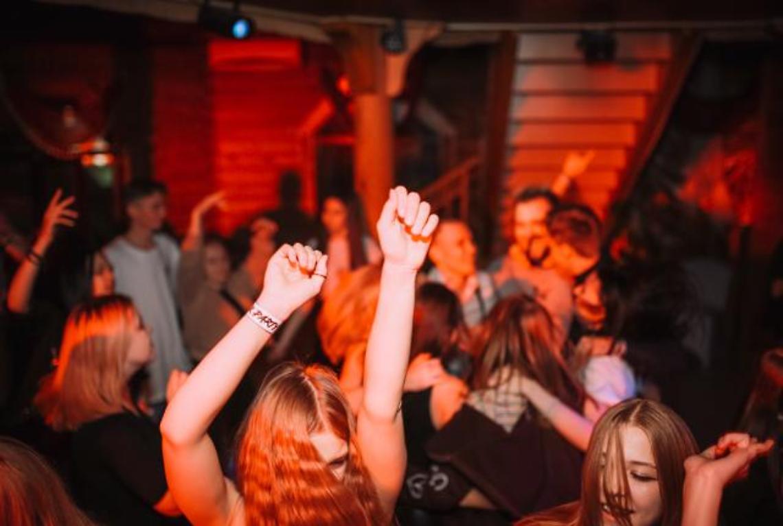  Serata danzante non autorizzata, sanzione per il Phublic