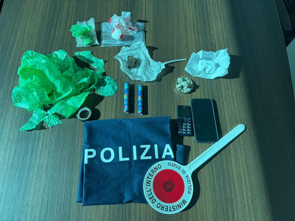 Spaccio, smantellata la rete delle sigarette elettroniche "modificate": due arresti 