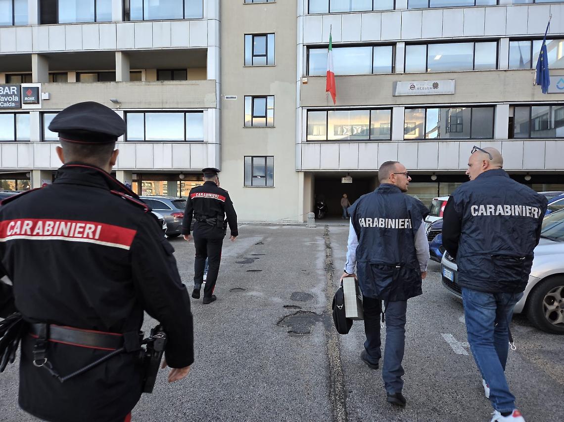 Atti falsi per favorire l'immigrazione clandestina