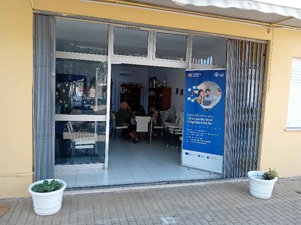 Inclusione digitale, Cisterna prima nel Lazio per cittadini formati nel progetto “Punto Digitale Facile”
