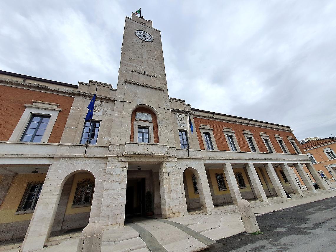 Dipendente comunale in difficoltà, i colleghi le "regalano" le loro ferie