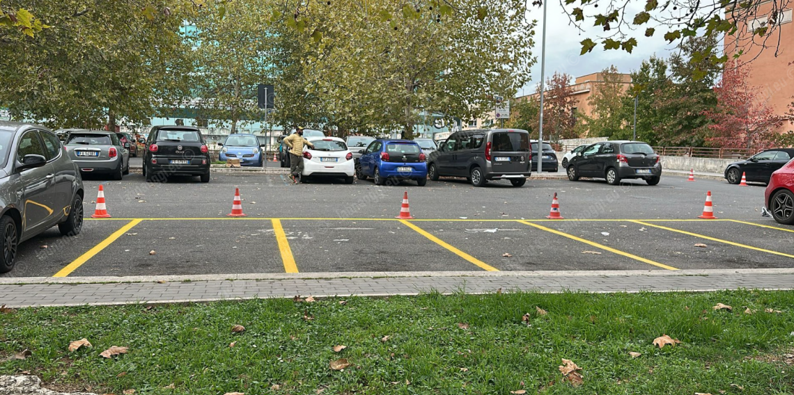 Sosta in centro, arrivano le nuove strisce gialle: ecco perché 