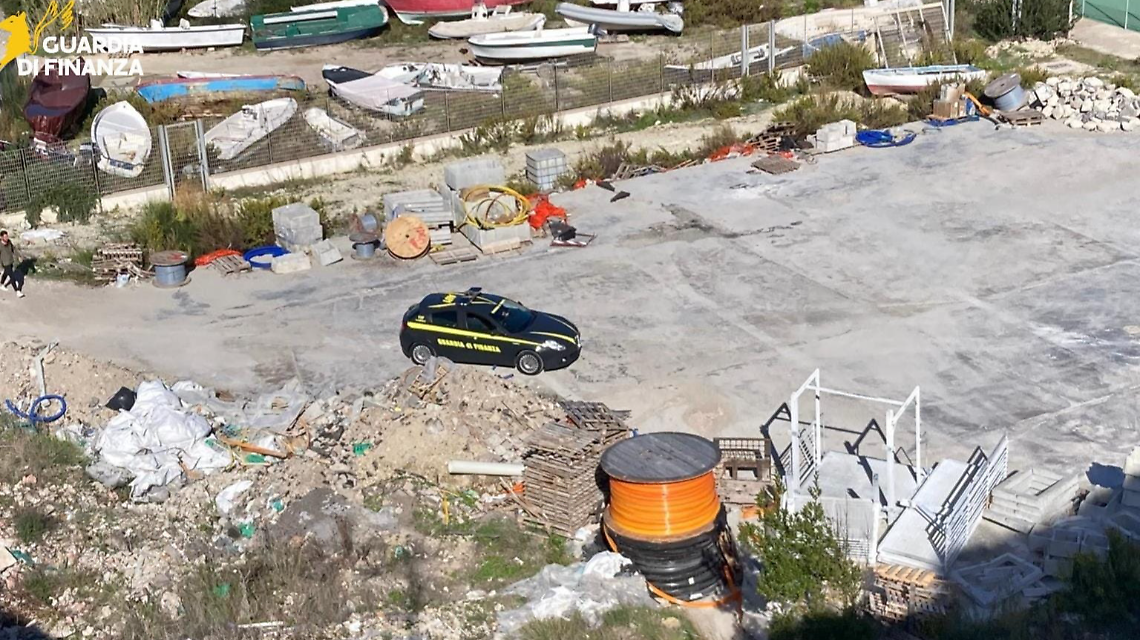 Discarica abusiva scoperta a Ponza, sequestrate 280 tonnellate di rifiuti nella zona di Cala dell’Acqua