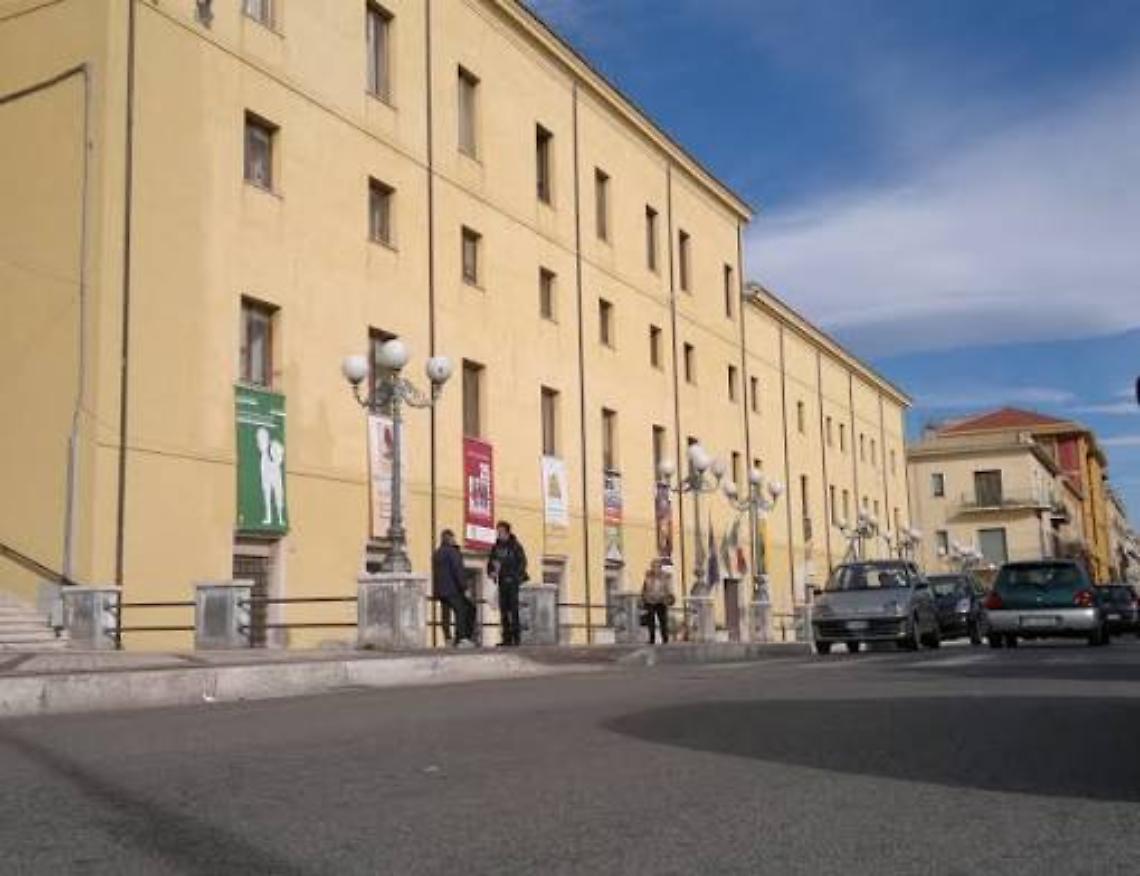 Beffati da una casa famigli: un’inchiesta svela il trucco