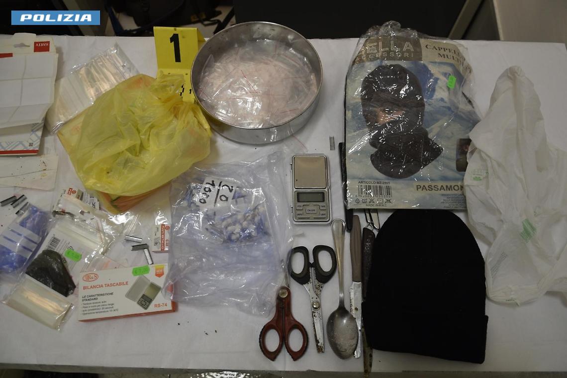 Nascondevano oltre un chilo di cocaina: tre arresti sulla Pontina