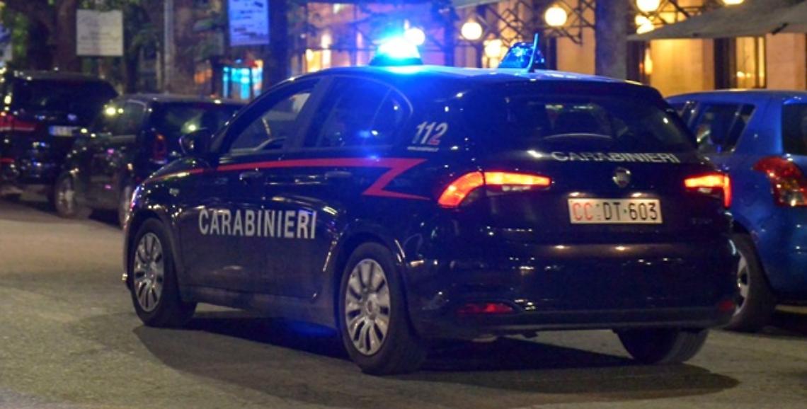 Rubano un autocarro e un miniescavatore da un cantiere edile, i mezzi recuperati dai carabinieri