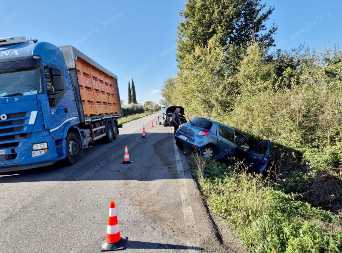 Ennesimo scontro all'incrocio in strada Podgora, in tre finiscono al Goretti
