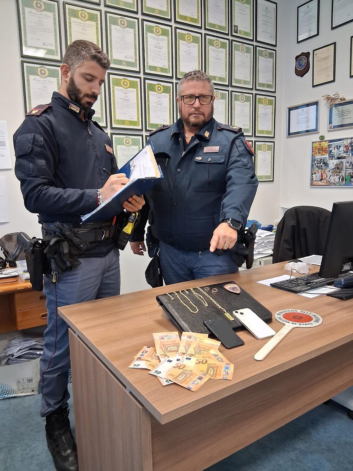 Si finge Carabiniere per truffare un'anziana: arrestato dalla Polizia