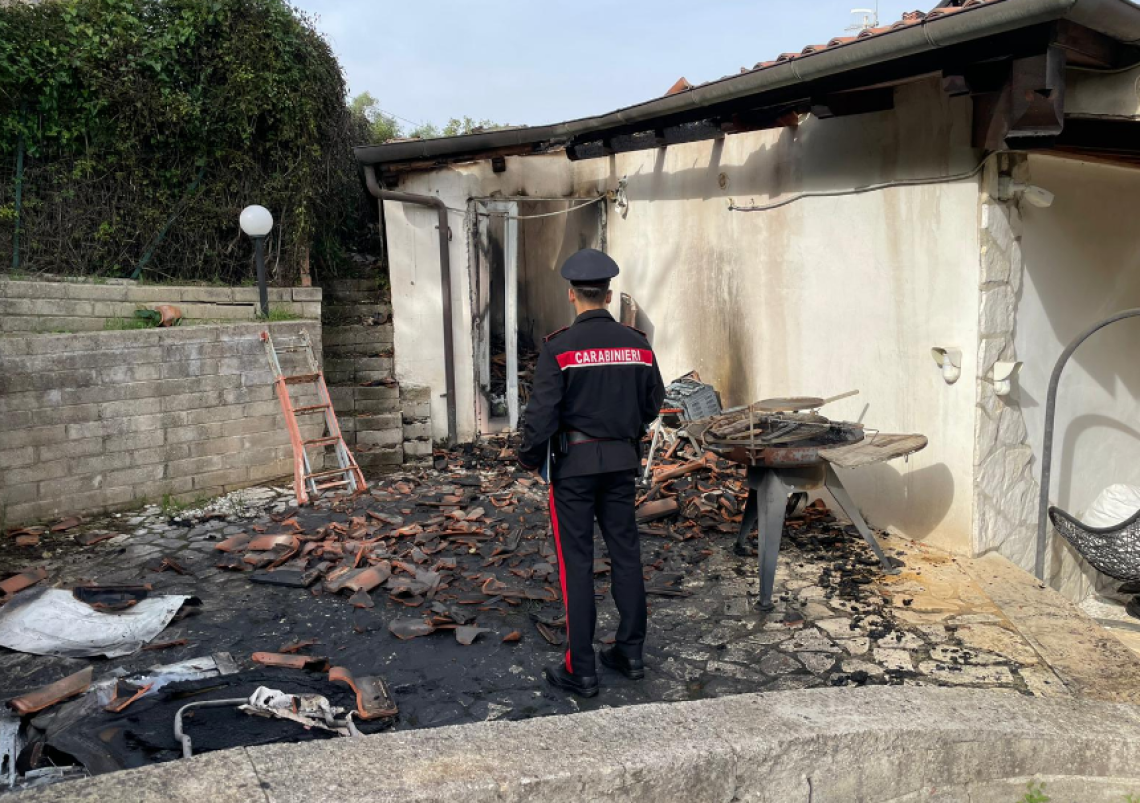 Paura nella notte a Priverno: incendio in un’abitazione, nessun ferito