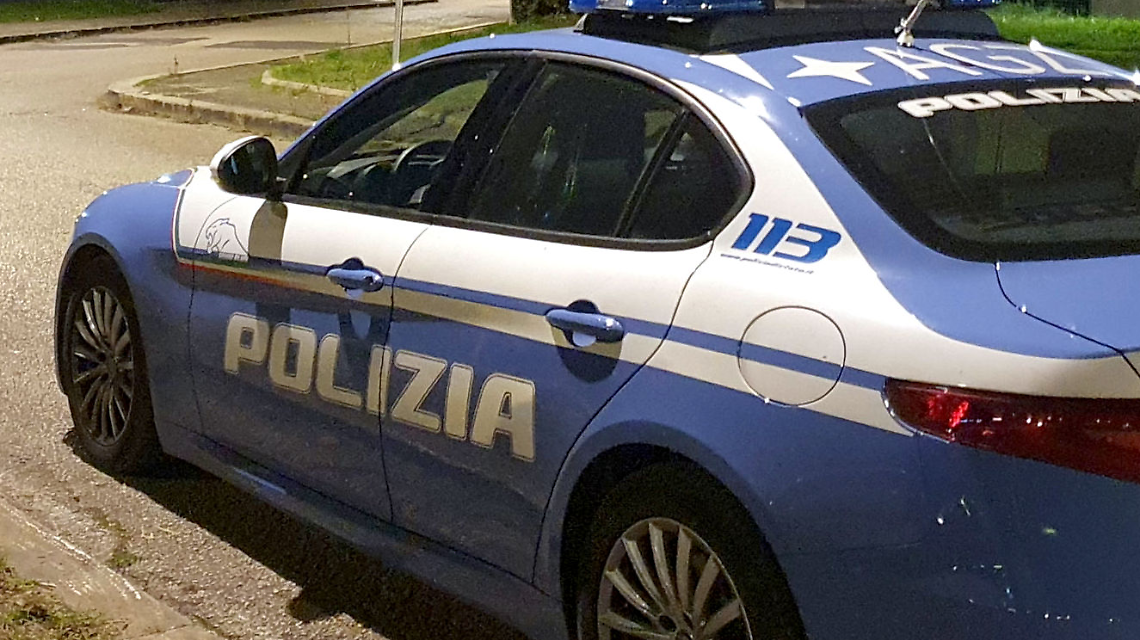 Una furia nel locale, arrestato Sapurò. Minaccia gli agenti: vi sparo in testa