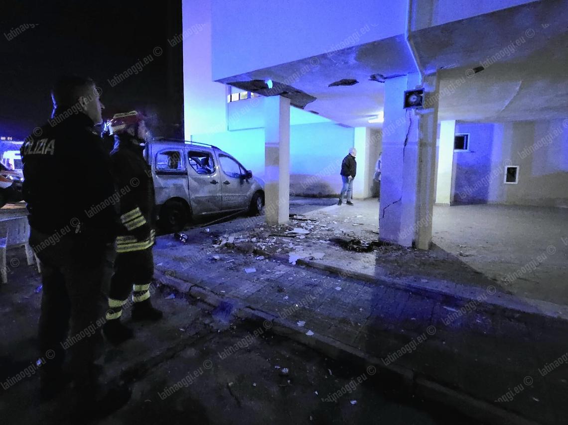 Bomba in viale Kennedy, il sindaco Celentano: “Latina non si piega alla paura”