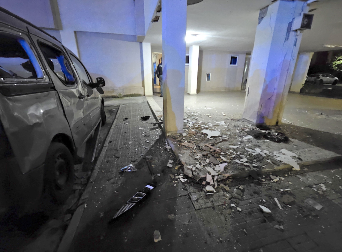 Bomba in viale Kennedy, le testimonianze Un boato e poi ha tremato tutto