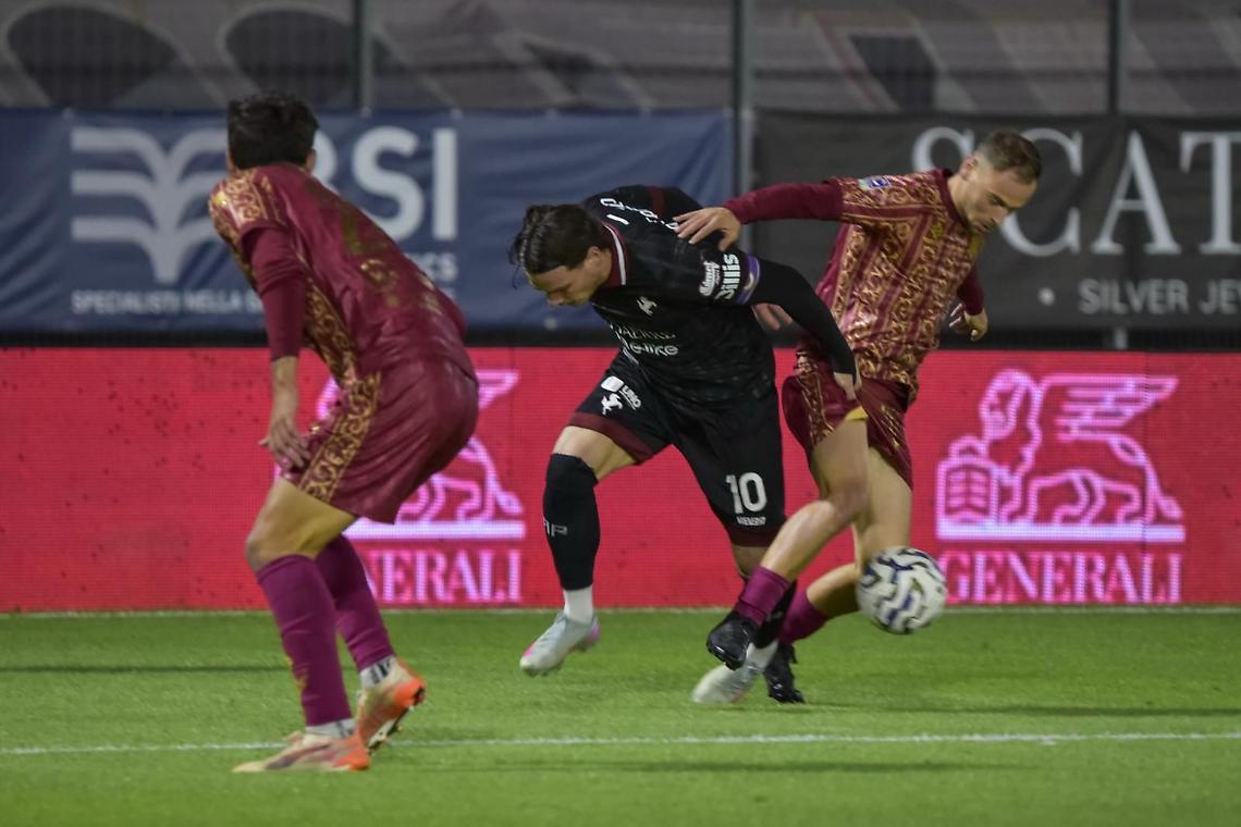 Arezzo - Latina 0-0 [LIVE]