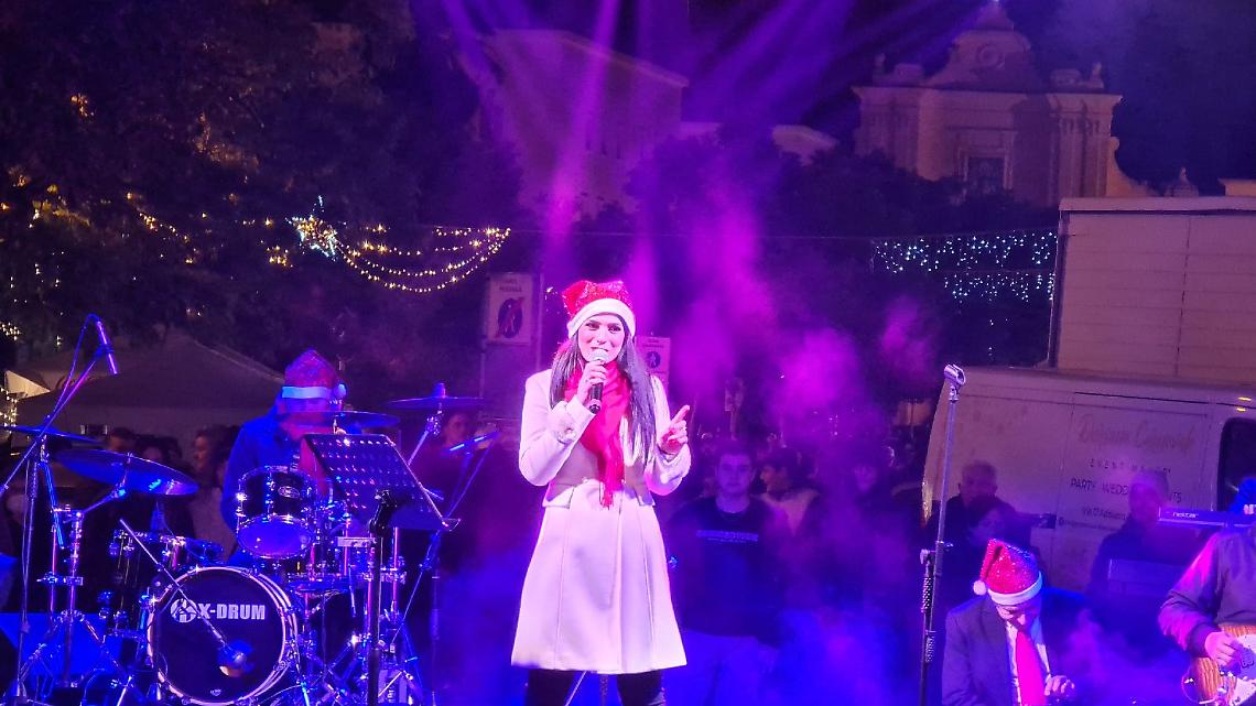A Latina appuntamento con la "Magia del Natale" e l’incantevole voce di Angela Piaf