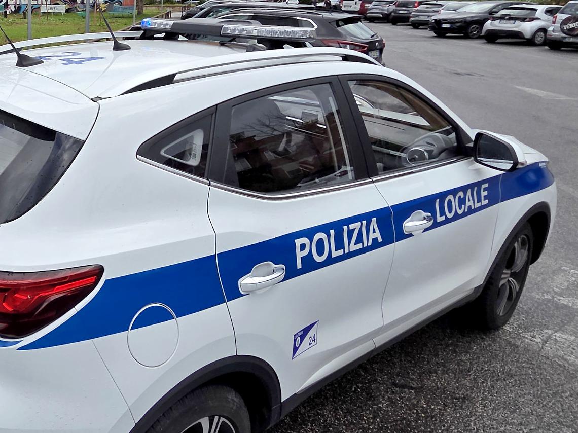 Coinvolto in un incidente in monopattino, aveva un ordine di espulsione dall'Italia 