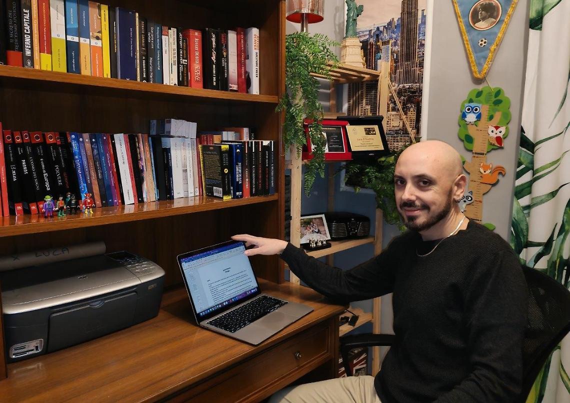 Portalettere e scrittore, la doppia vita di Luca D'Onofrio