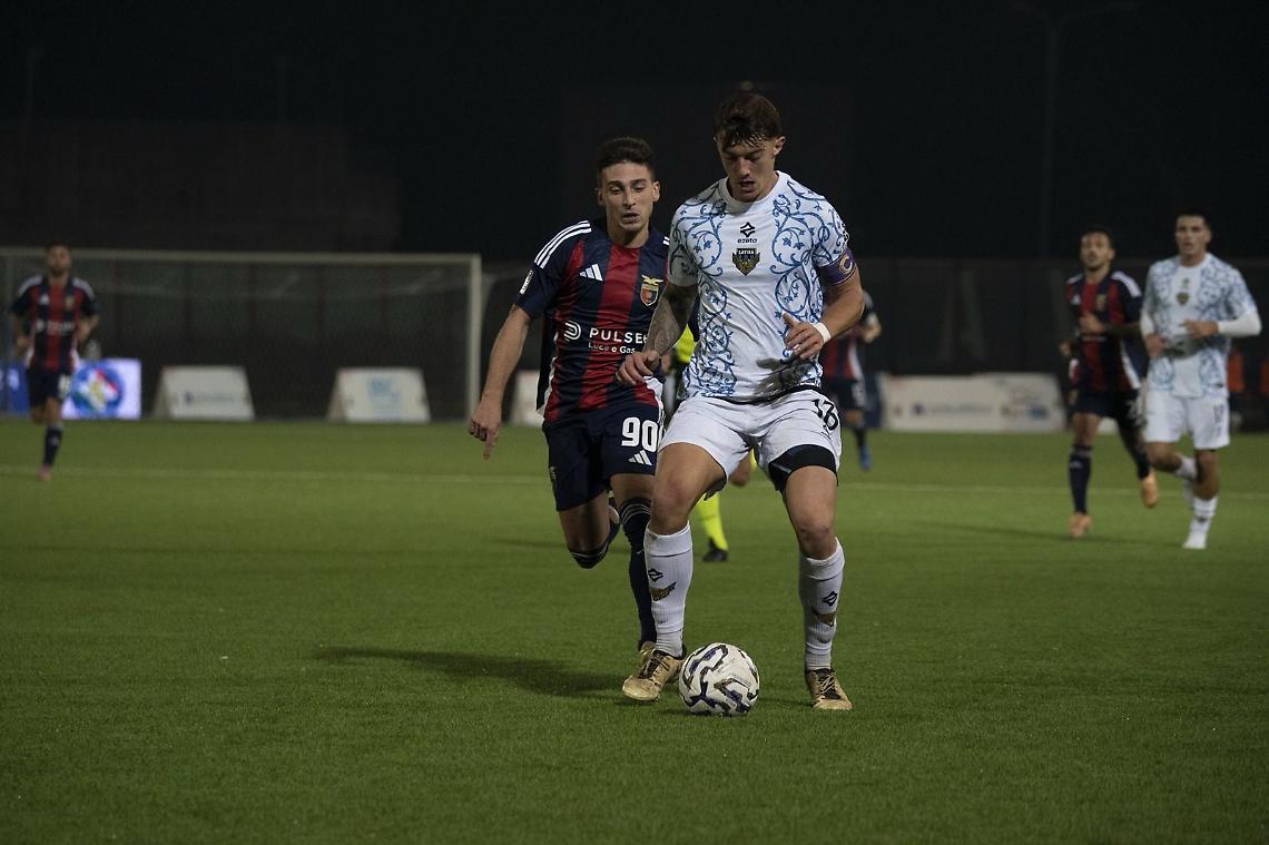 Il Latina, in dieci, cede nel finale alla Casertana