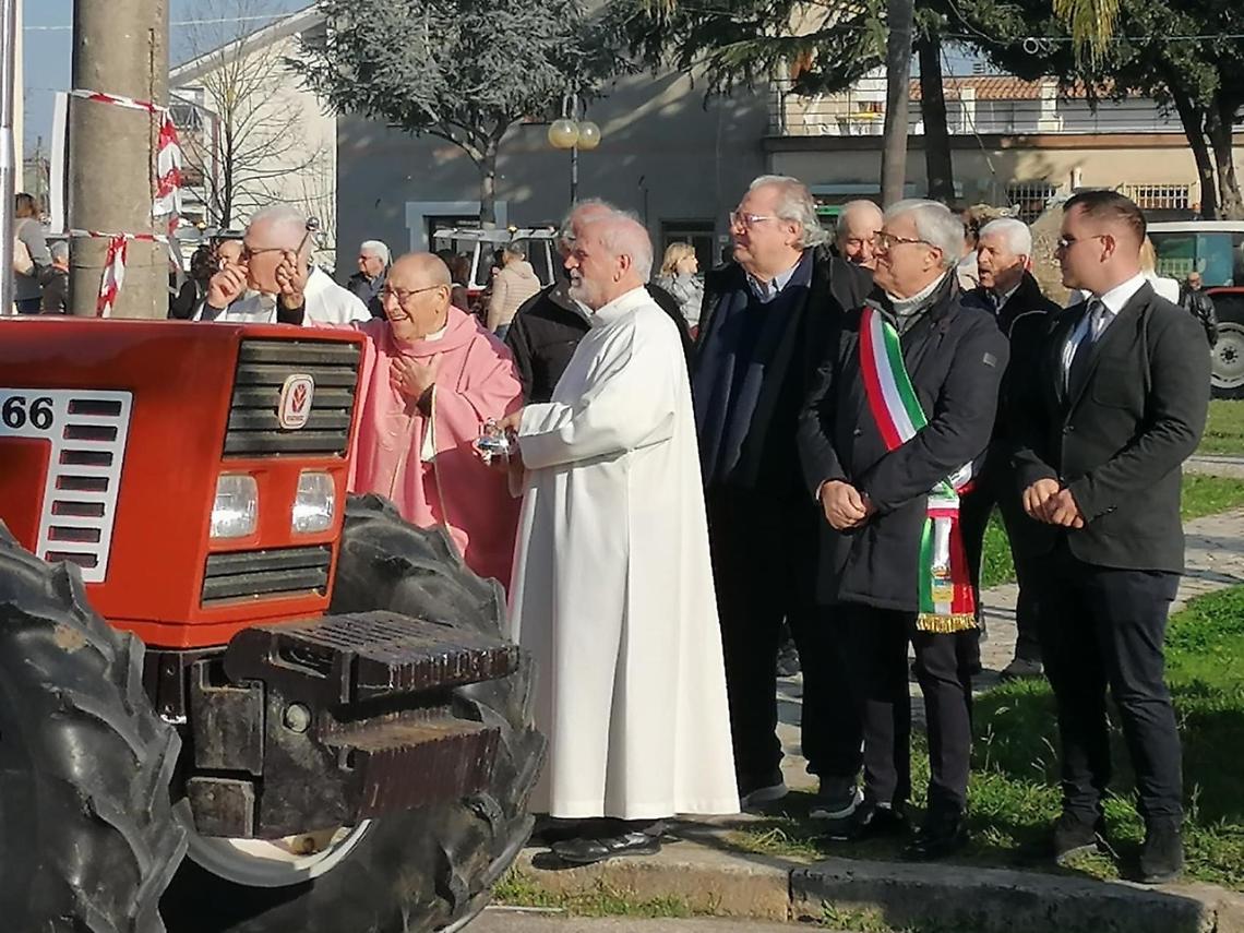 Festa del Ringraziamento a Borgo Vodice, benedetti 200  trattori