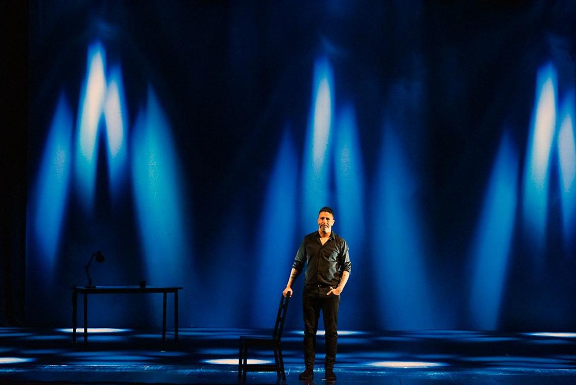 Pubblico in piedi per Pablo Trincia:  "L'uomo sbagliato" conquista Latina