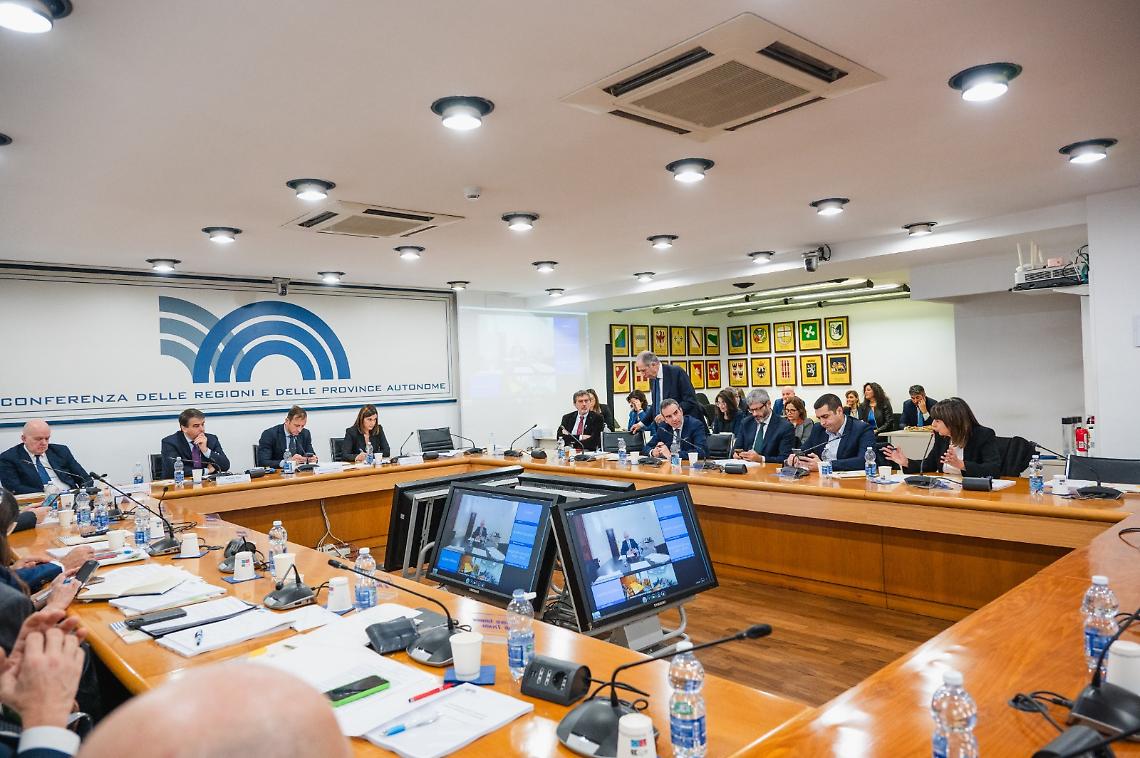 Conferenza Stato-Regioni, il Lazio presenta a Fitto la riprogrammazione dei fondi Ue