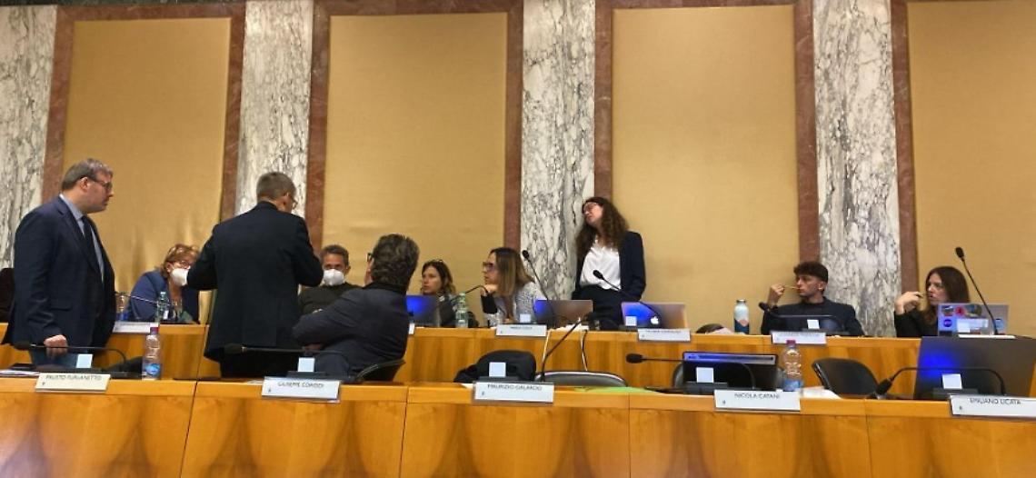 Fontane, parchi e premi: la lunga notte degli emendamenti