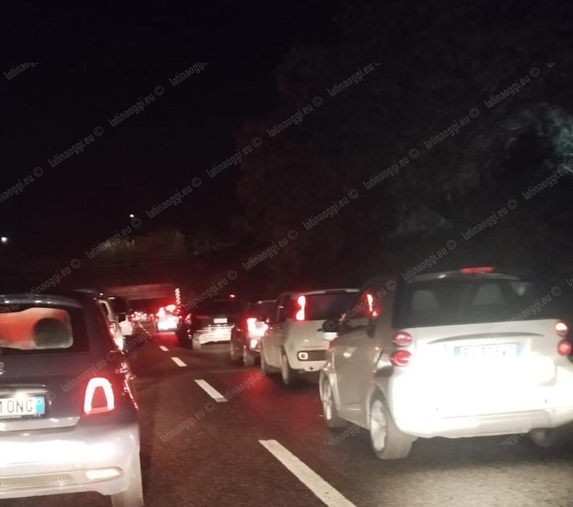 Maxi tamponamento sulla Variante Appia, traffico bloccato per due ore