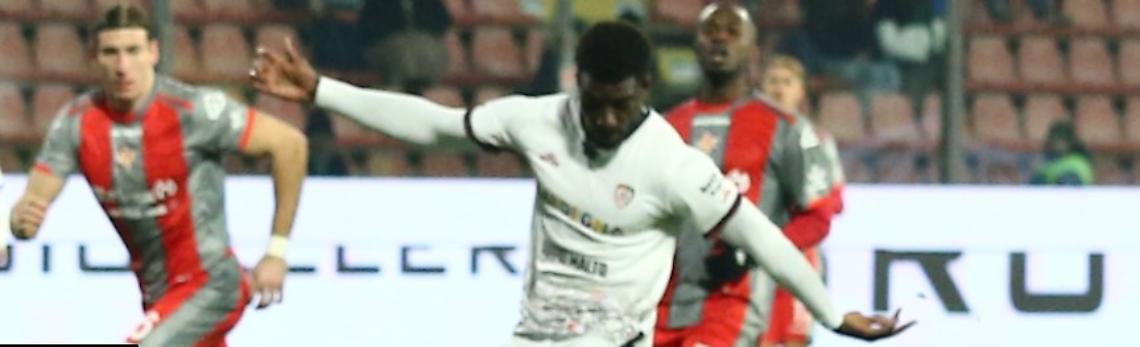 Il Cagliari rimonta due volte: con la Cremonese finisce 2-2