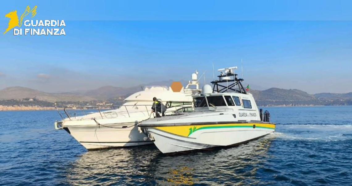 Gaeta, inseguimento in mare: la Guardia di Finanza blocca due persone
