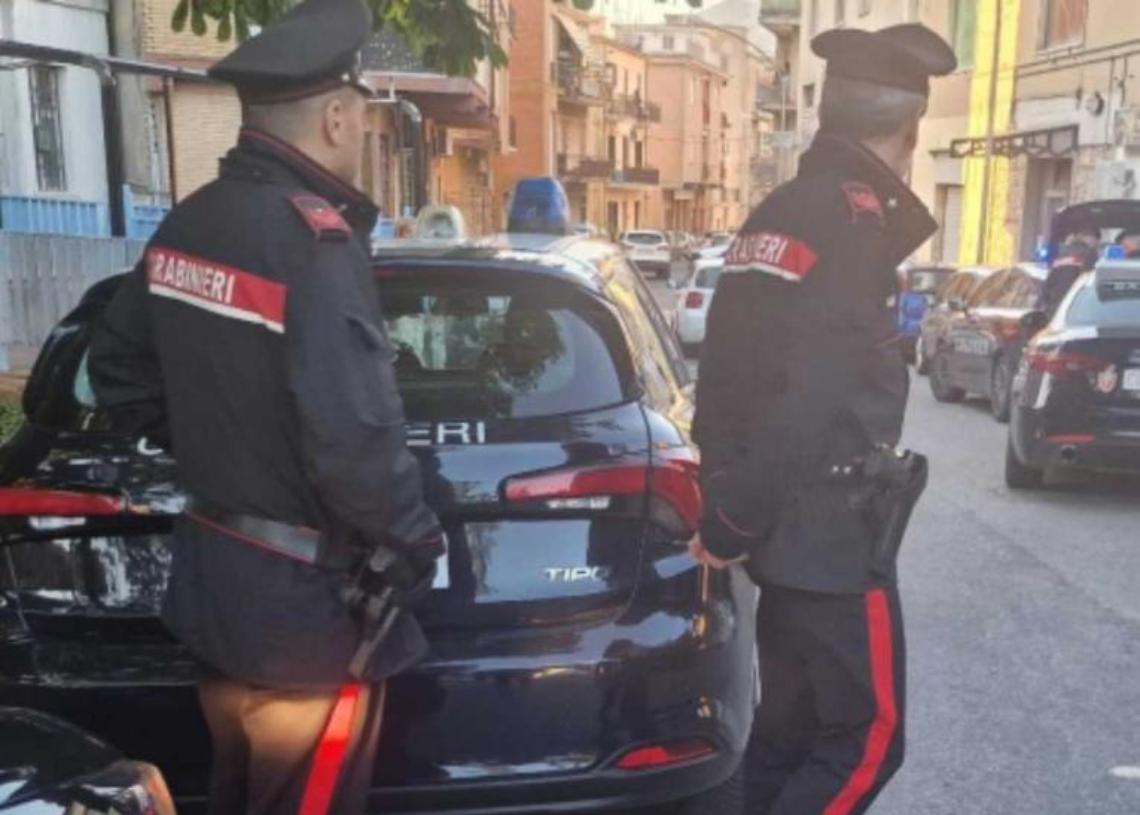 Sezze, fermato senza patente e con la cocaina: denunciato un 26enne