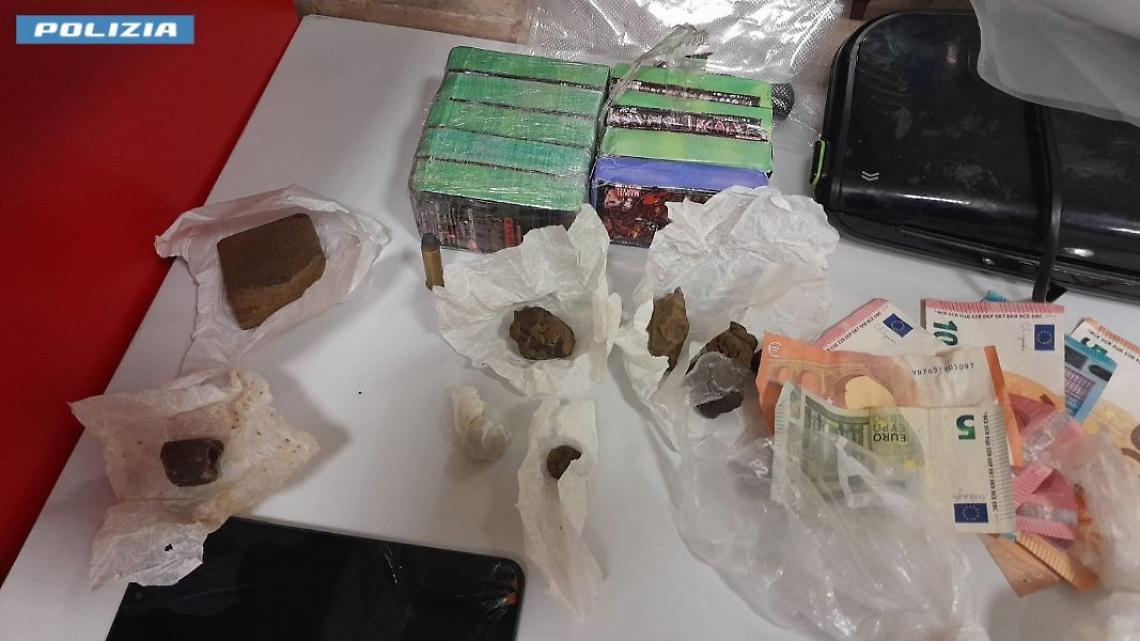 Droga e armi clandestine: arrestati a Latina due diciottenni 