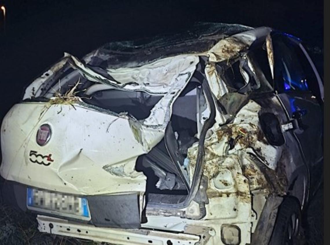 Spaventosa carambola in auto, ennesimo incidente allo svincolo senza illuminazione