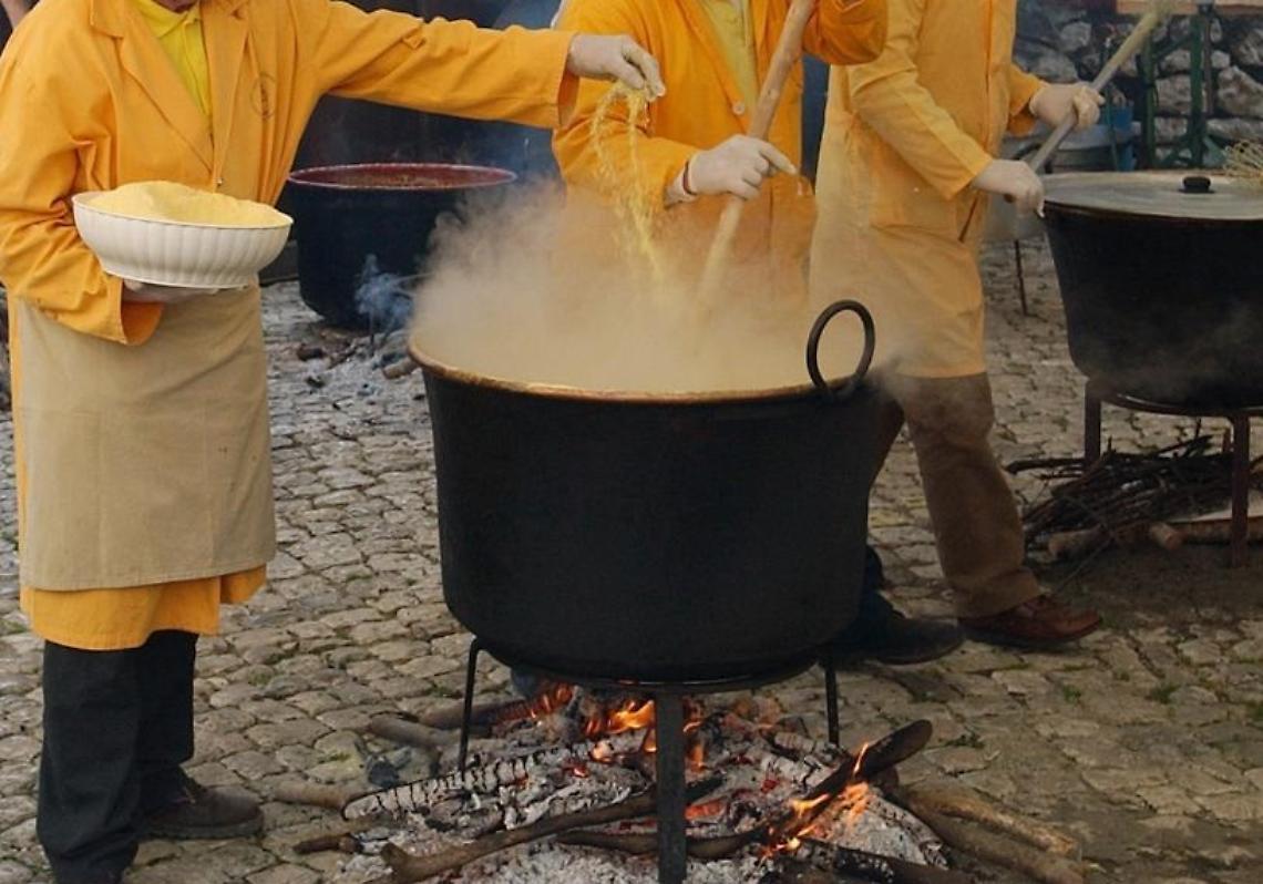 A Sermoneta la polenta &egrave; servita, la sagra della tradizione &egrave; vicina 
