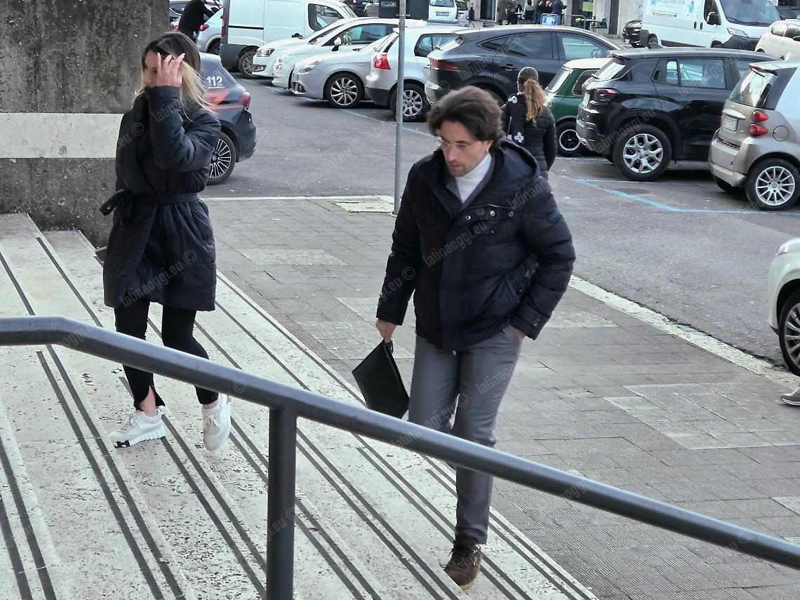 Agresti e i prestanome scelgono la strategia del silenzio davanti al giudice