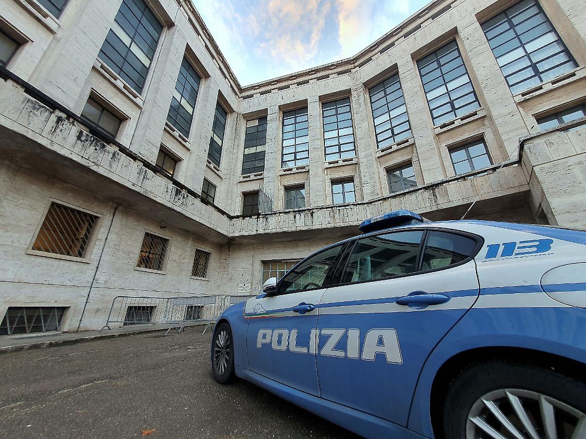 Stretta della Polizia sulle discoteche non autorizzate e i buttafuori abusivi